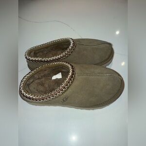 UGG Tasman Slipper